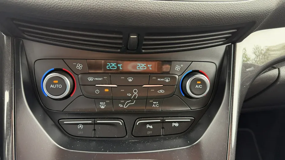 FORD Kuga -