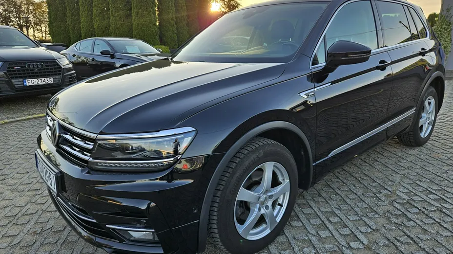 VOLKSWAGEN Tiguan -