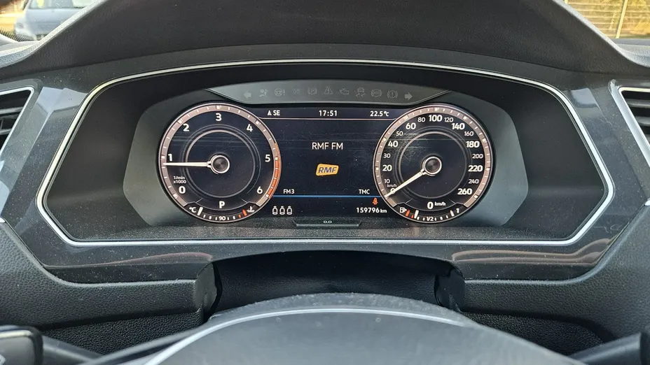 VOLKSWAGEN Tiguan -