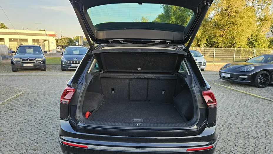 VOLKSWAGEN Tiguan -