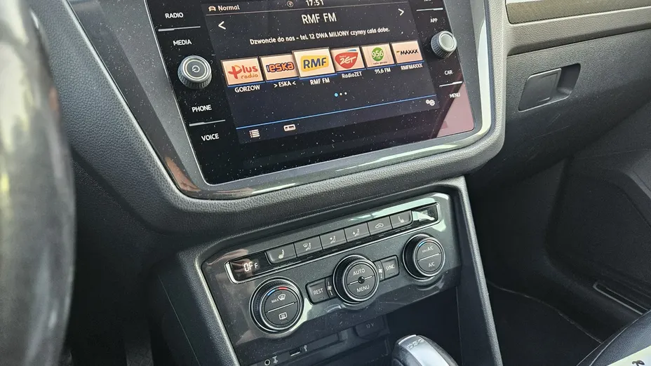 VOLKSWAGEN Tiguan -