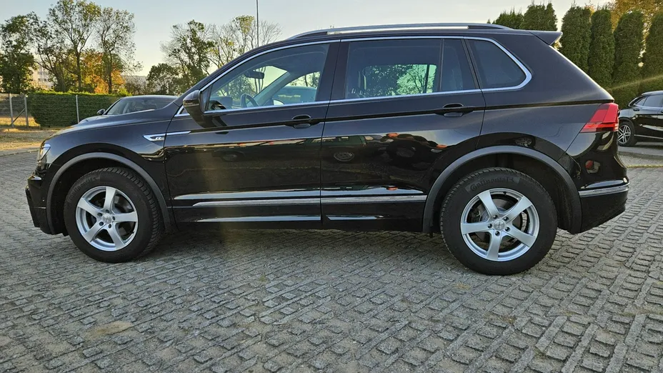VOLKSWAGEN Tiguan -