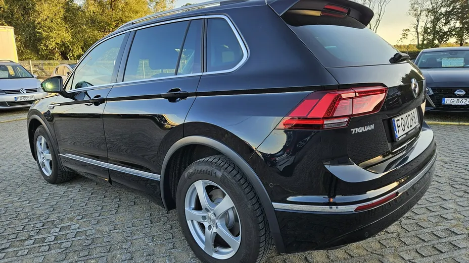 VOLKSWAGEN Tiguan -