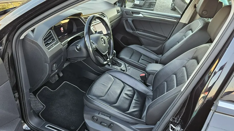 VOLKSWAGEN Tiguan -