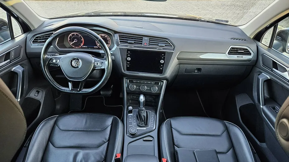 VOLKSWAGEN Tiguan -