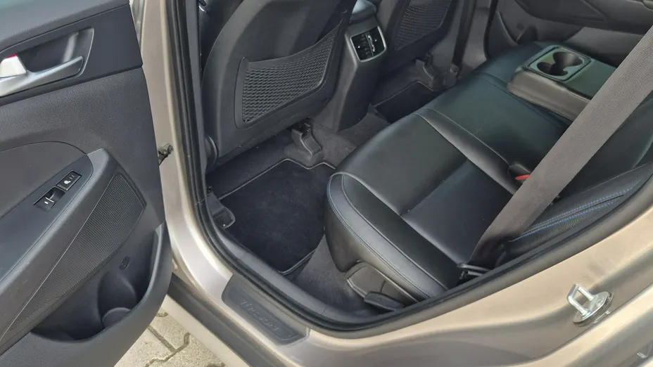 HYUNDAI Tucson -
