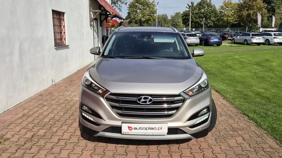 HYUNDAI Tucson -