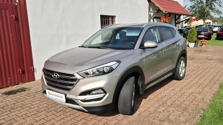 HYUNDAI Tucson -