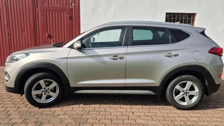 HYUNDAI Tucson -