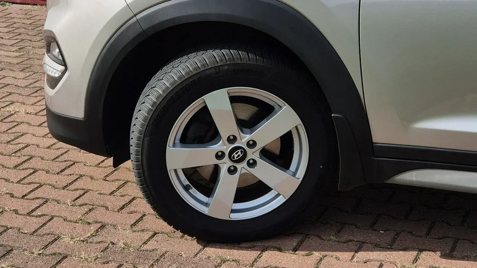 HYUNDAI Tucson -