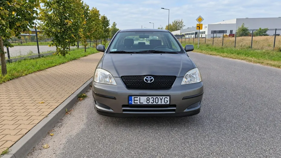 TOYOTA Corolla -