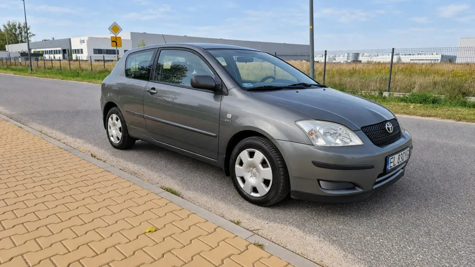 TOYOTA Corolla -