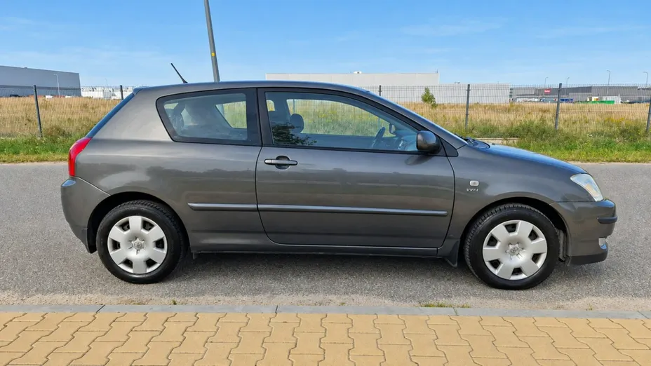 TOYOTA Corolla -