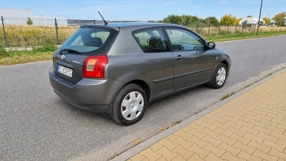 TOYOTA Corolla -