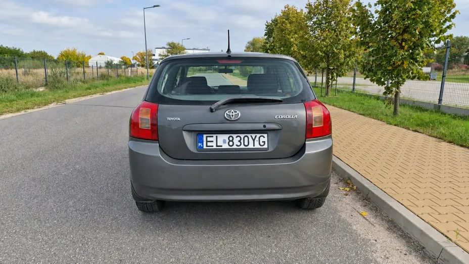 TOYOTA Corolla -