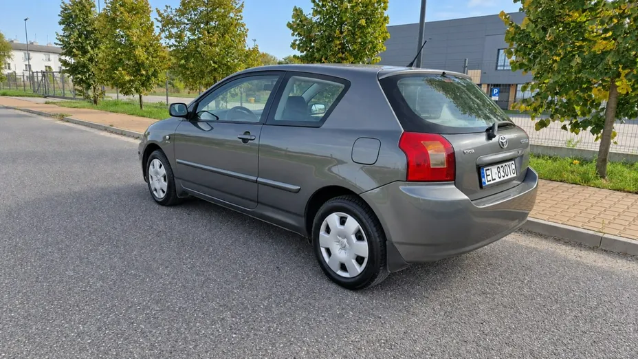 TOYOTA Corolla -
