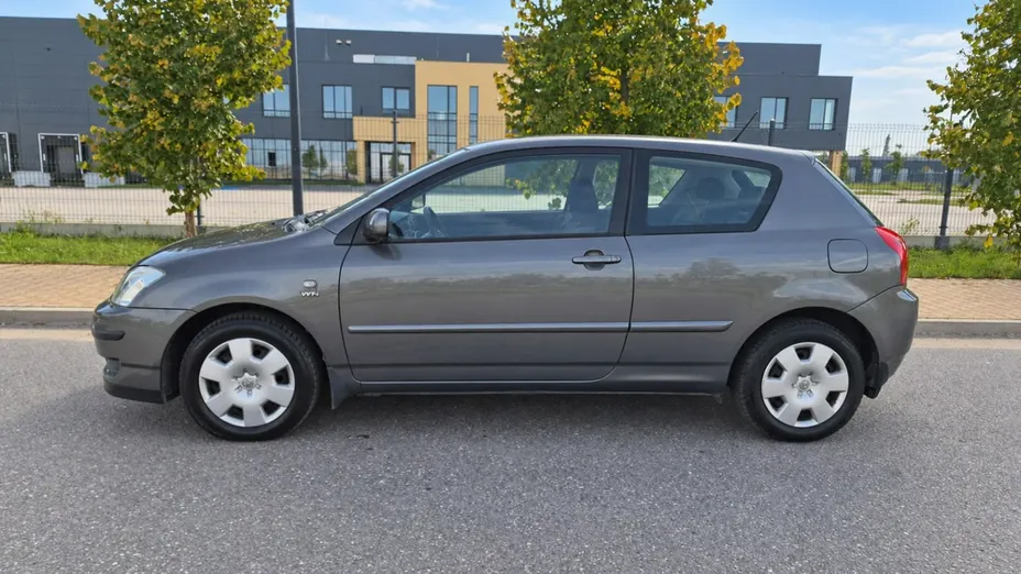 TOYOTA Corolla -