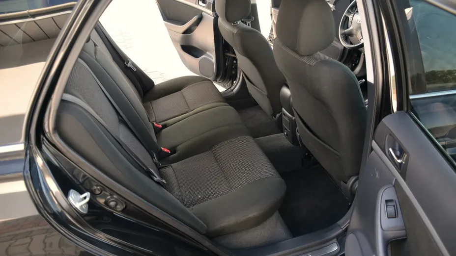 TOYOTA Avensis -