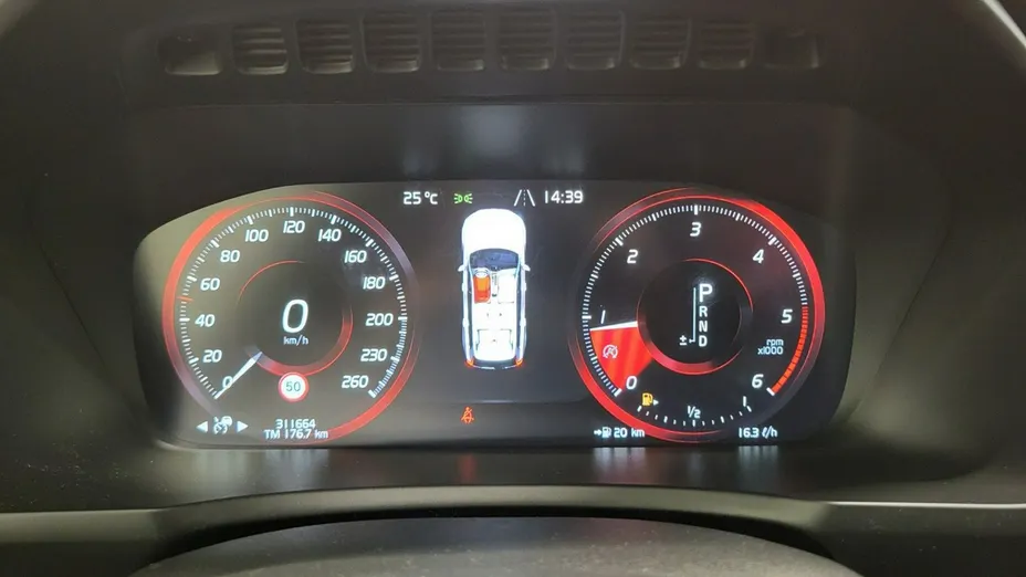 VOLVO XC90 -