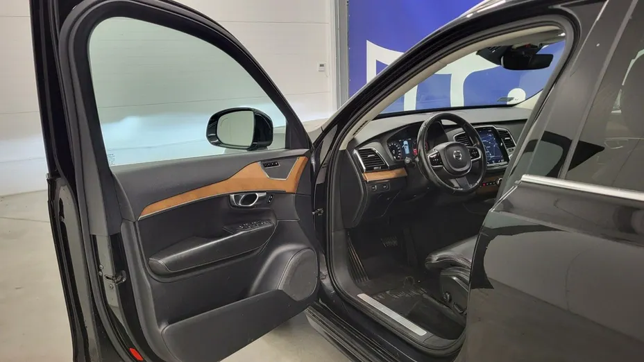 VOLVO XC90 -