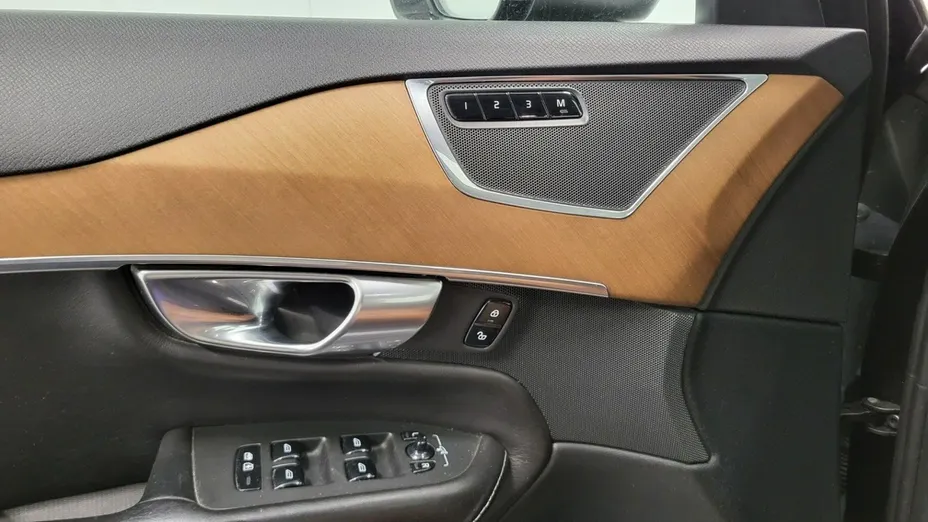 VOLVO XC90 -