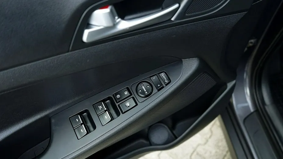 HYUNDAI Tucson -