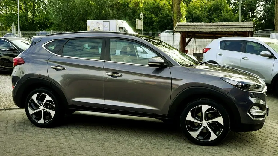 HYUNDAI Tucson -