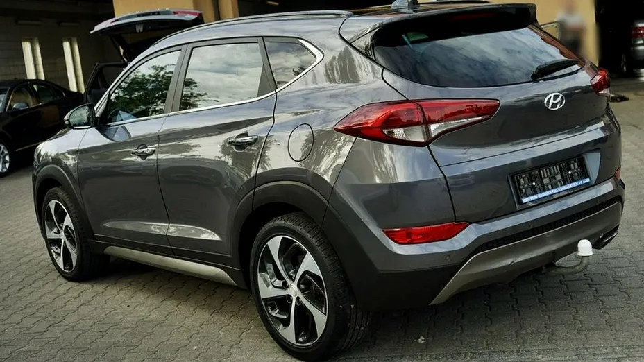 HYUNDAI Tucson -