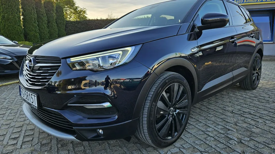 OPEL Grandland X -