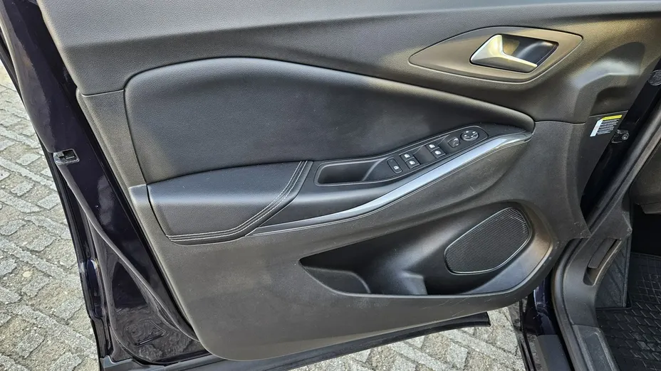 OPEL Grandland X -