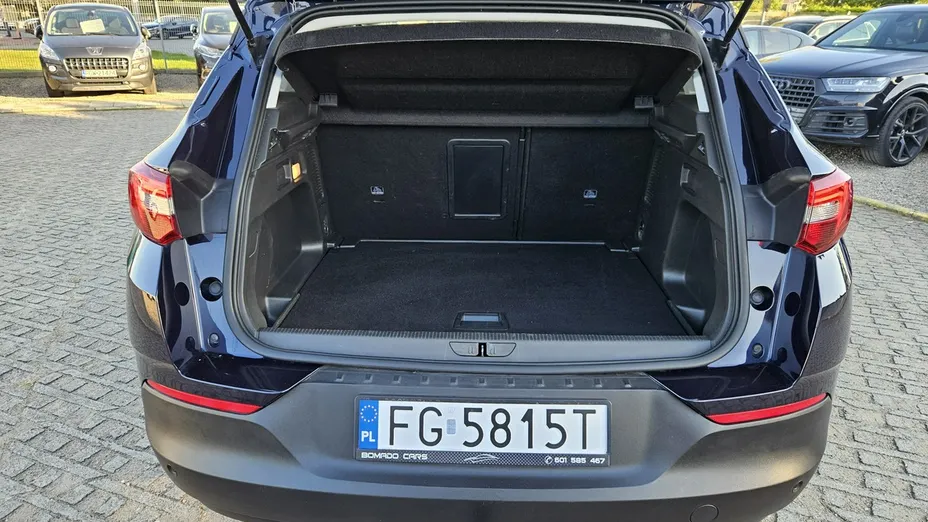 OPEL Grandland X -