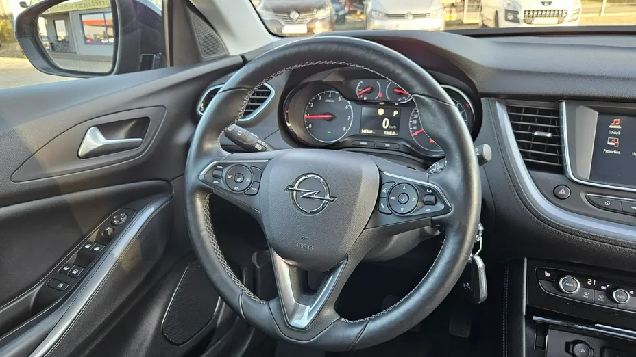 OPEL Grandland X -