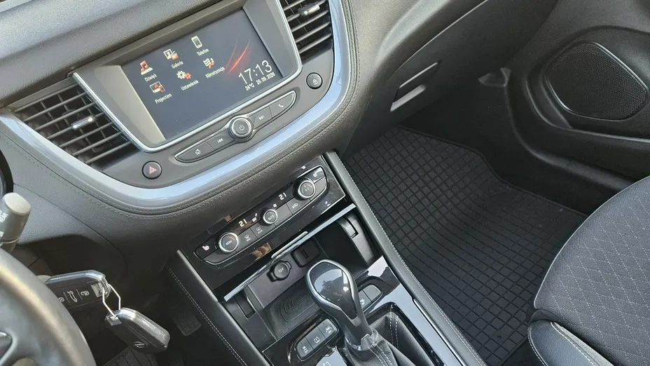 OPEL Grandland X -