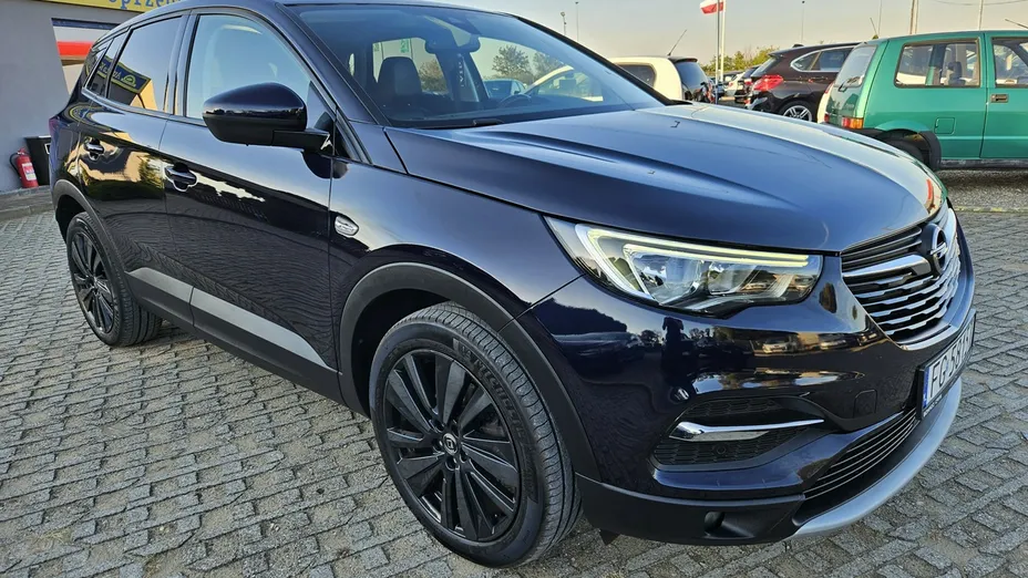 OPEL Grandland X -