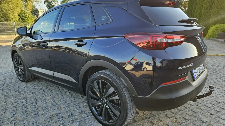 OPEL Grandland X -