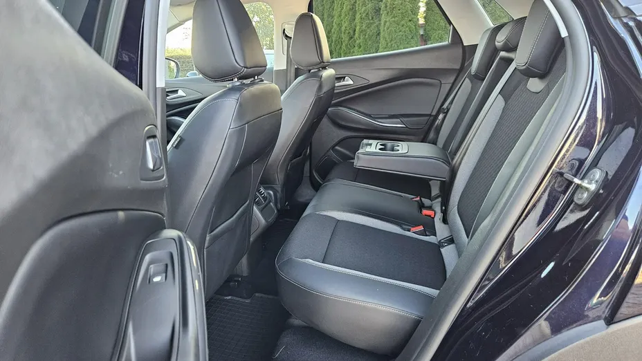 OPEL Grandland X -