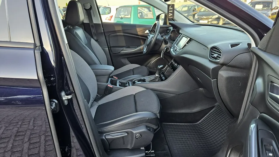 OPEL Grandland X -