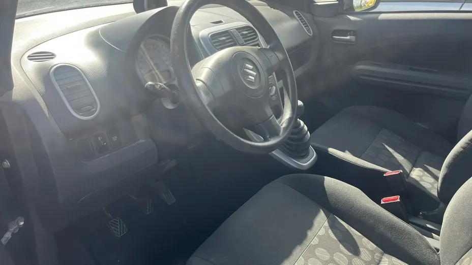 SUZUKI Splash -