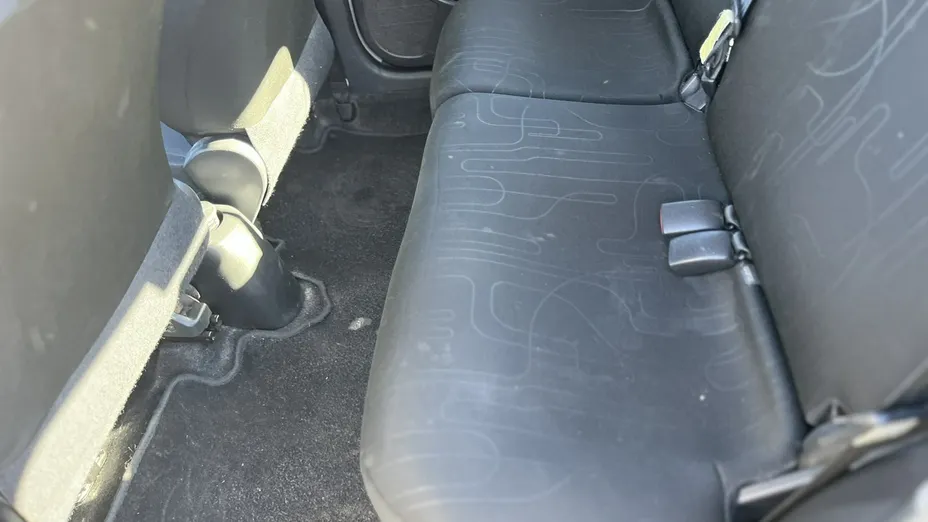 TOYOTA Yaris -