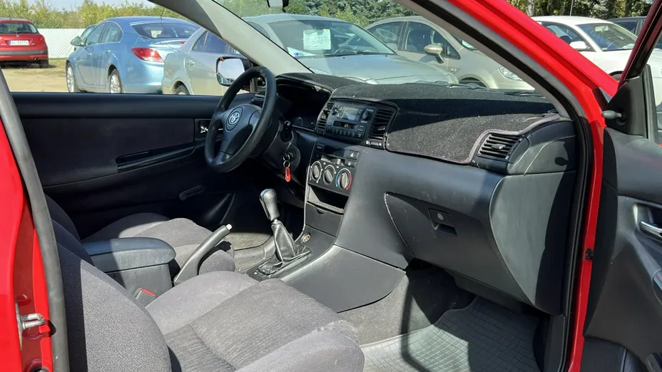 TOYOTA Corolla -