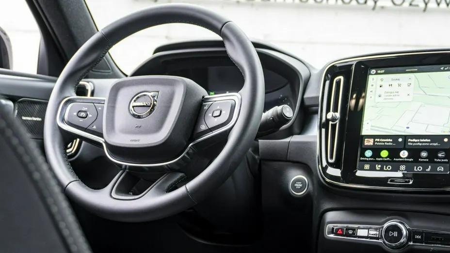 VOLVO XC40 -