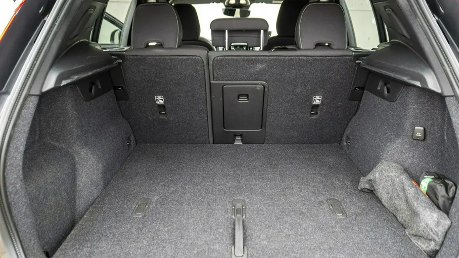 VOLVO XC40 -