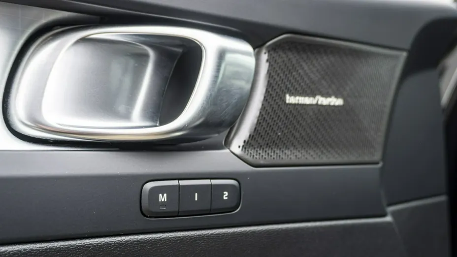 VOLVO XC40 -