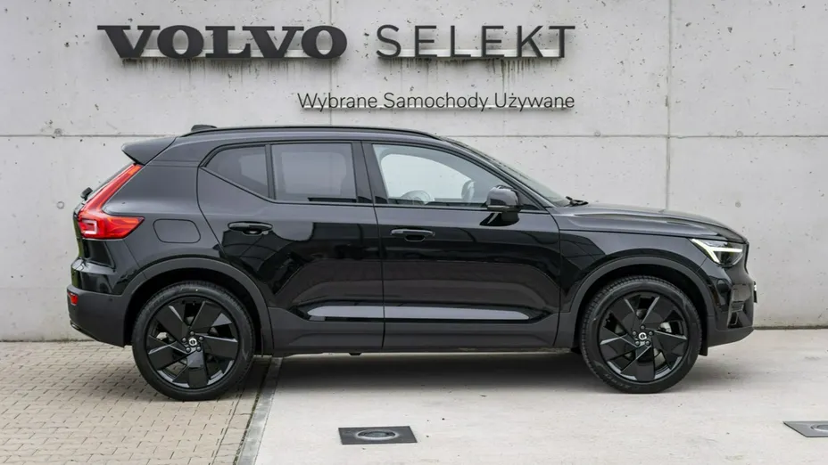VOLVO XC40 -