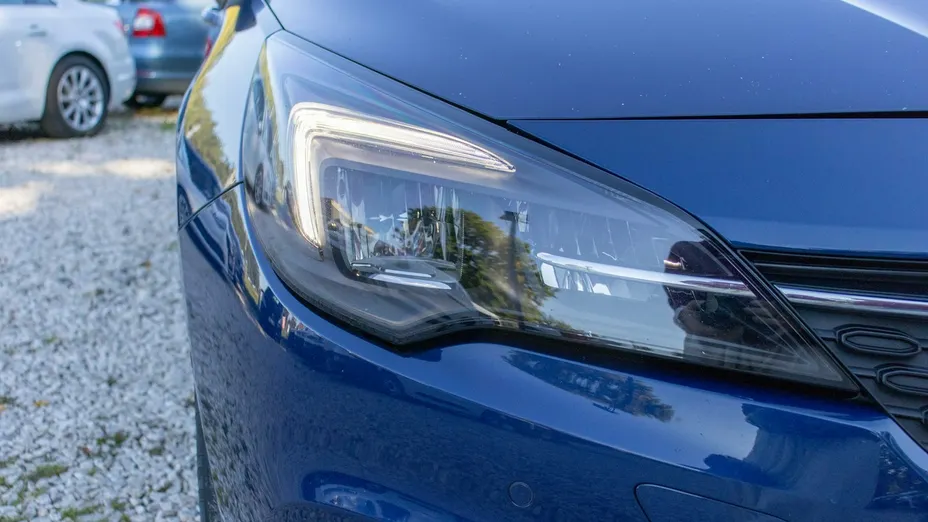 OPEL Astra -
