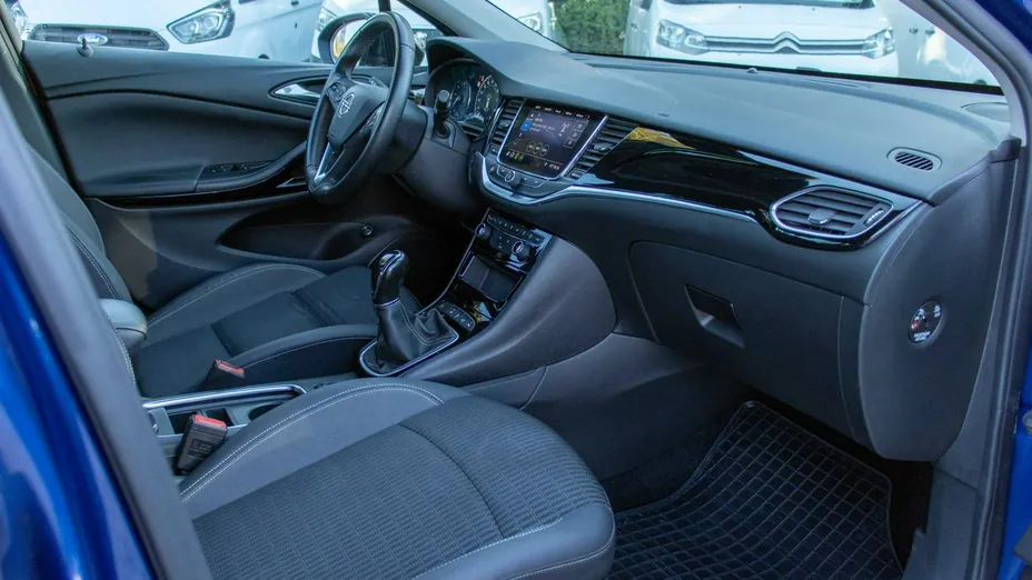 OPEL Astra -