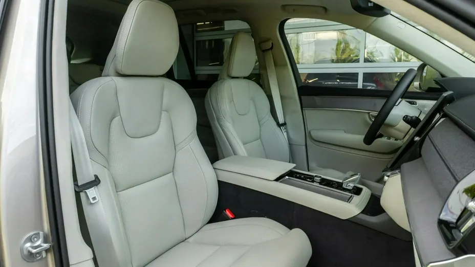 VOLVO XC90 -