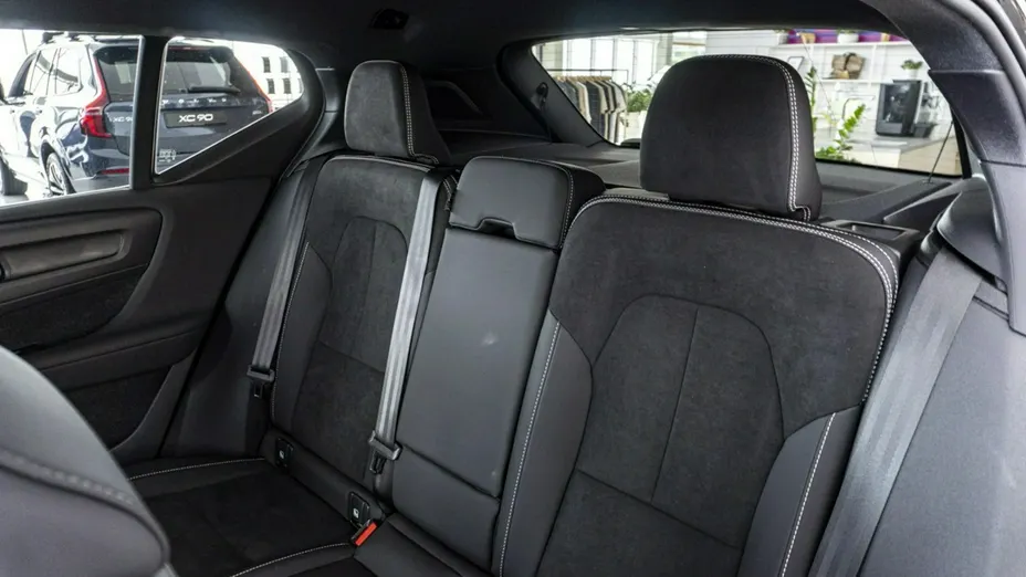 VOLVO XC40 -