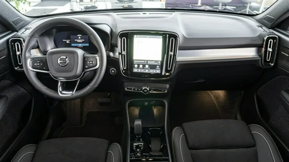 VOLVO XC40 -