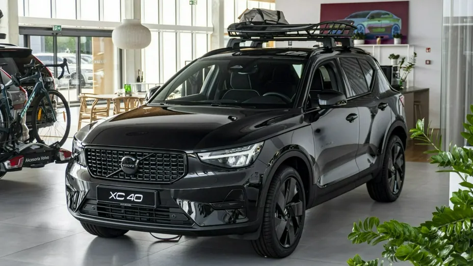VOLVO XC40 -